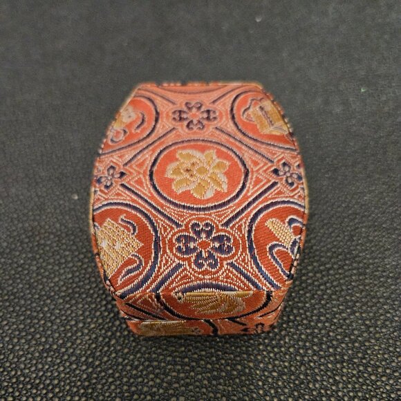 ASIAN NATURAL GREEN & BROWN JADEITE TWO-SIDED FISH PENDANT WITH CHAMOIS NECKLACE - Picture 14 of 16